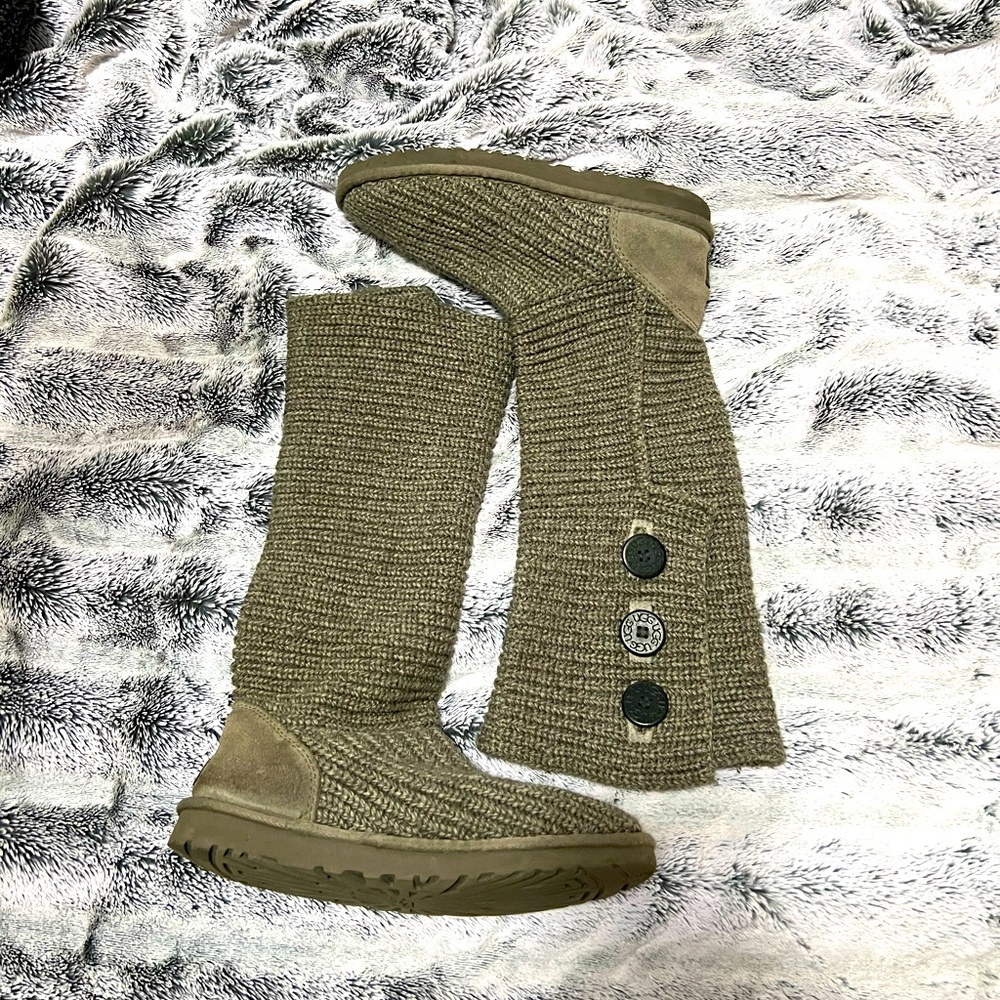 UGG Cardy Cardigan Boots - Size 9